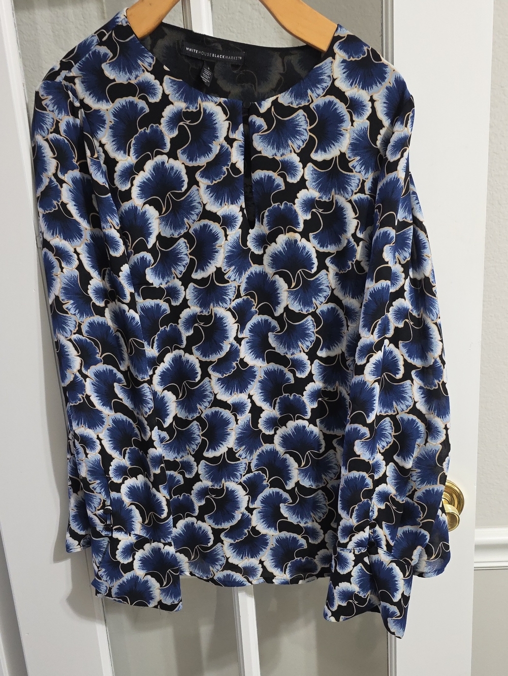 White House Black Market Blue Floral Long-Sleeve Blouse